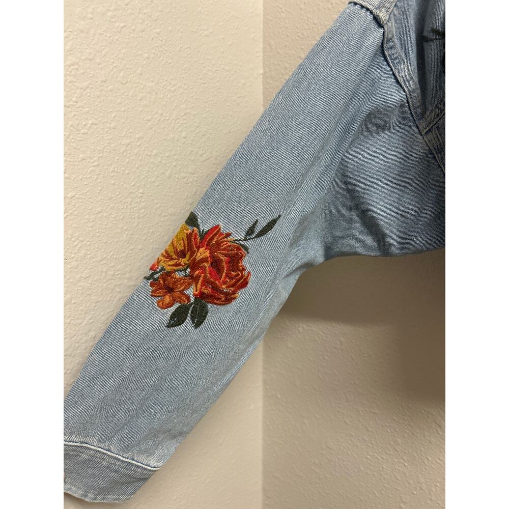 BDG urban outfitters cropped denim jacket floral embroidery jean jacket raw hem - Picture 6 of 12